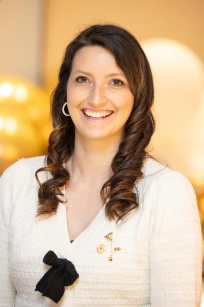ChristinaRobitaille_Headshot copy